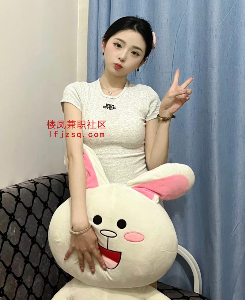 逼紧粉嫩小学妹..兼职.可吞精液.