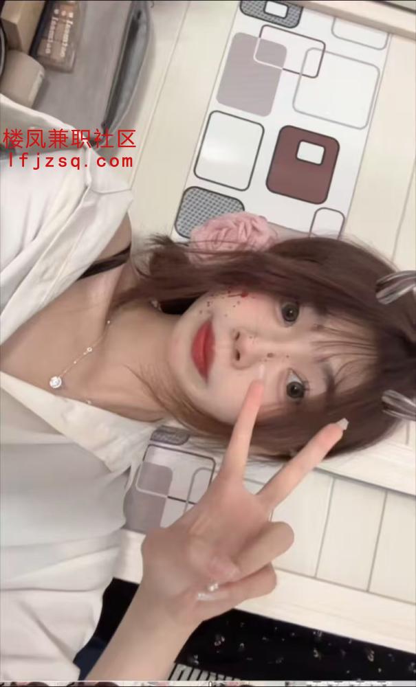 后入极品身材反差小妹