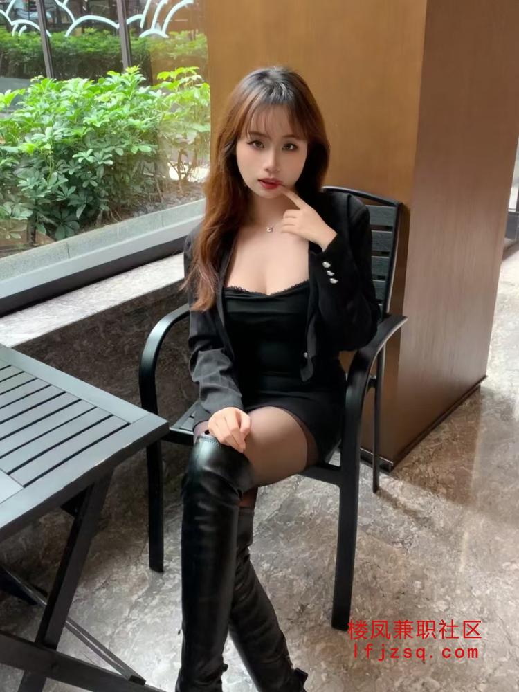 身材丰满皮肤白嫩宝贝