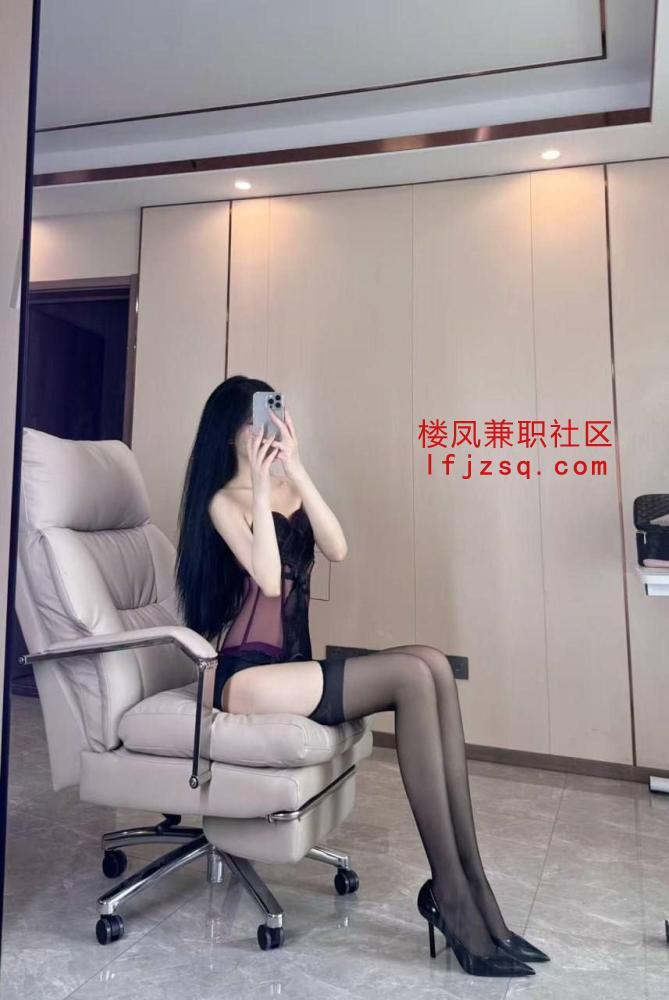 深圳市刚下海小妹性格温柔迷情投入粉嫩桃穴
