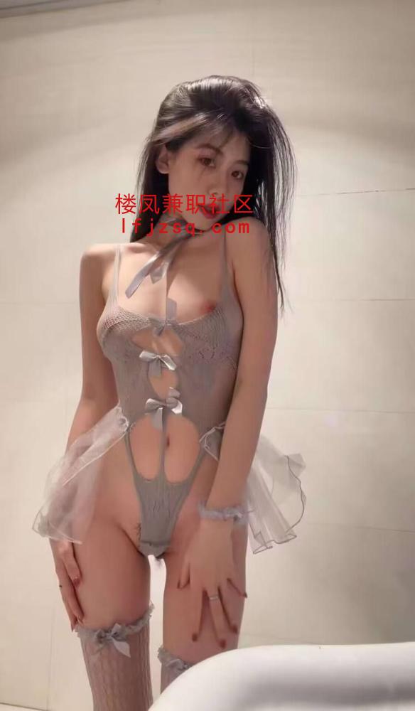 魅惑妖娆的性感翘臀小骚货