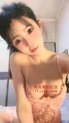 重庆性感美乳粉嫩性感小姐姐穿透视汉服好诱人啊