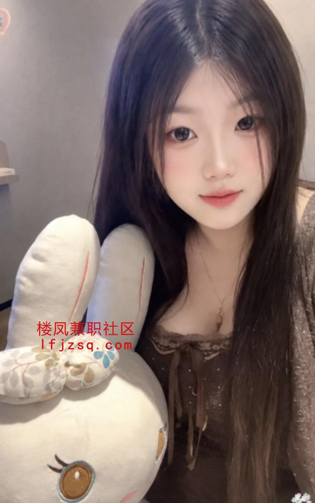 小巧玲珑易高潮大胸妹