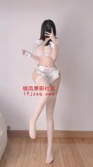 河妹子西性感骚货，舌吻勾人，暴爽69