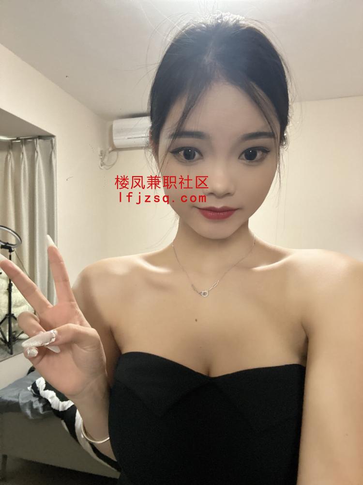 品尝雪白甜美妹妹，粉嫩葡萄我最爱