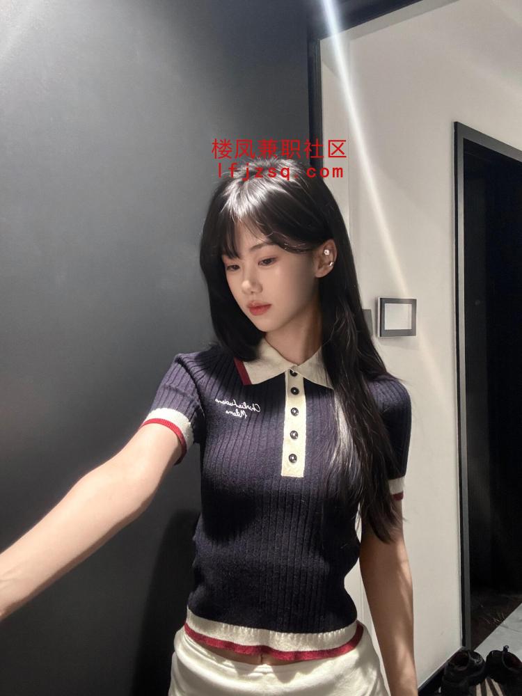 高挑白嫩女孩逼紧胸嫩活好水多