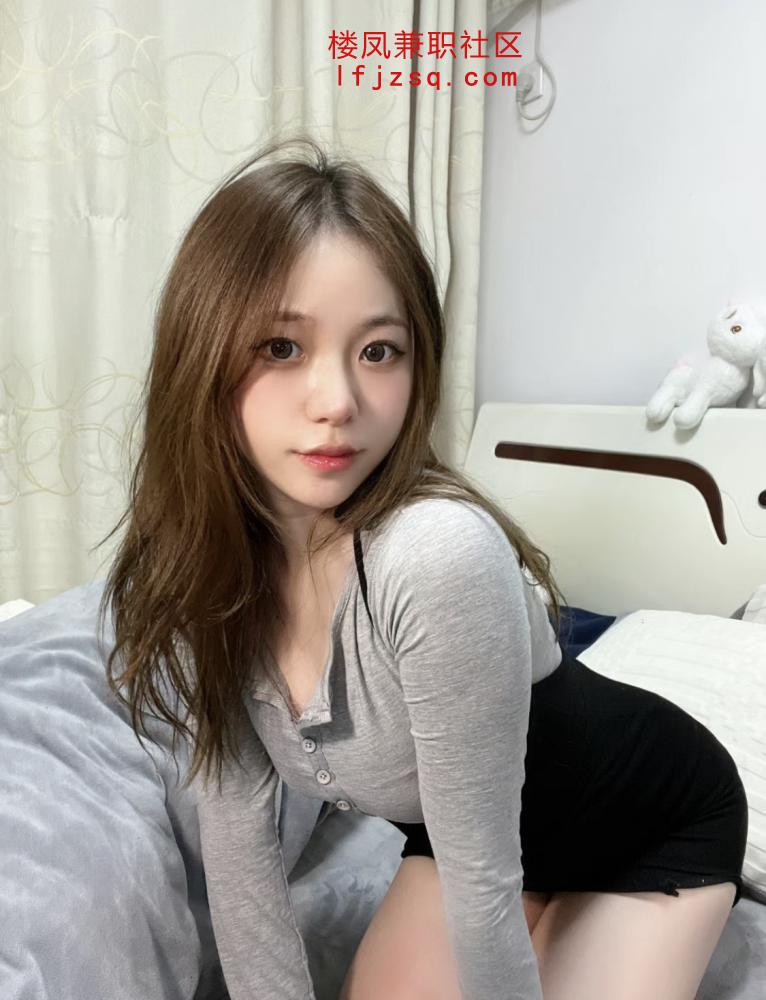 00后清纯少女
