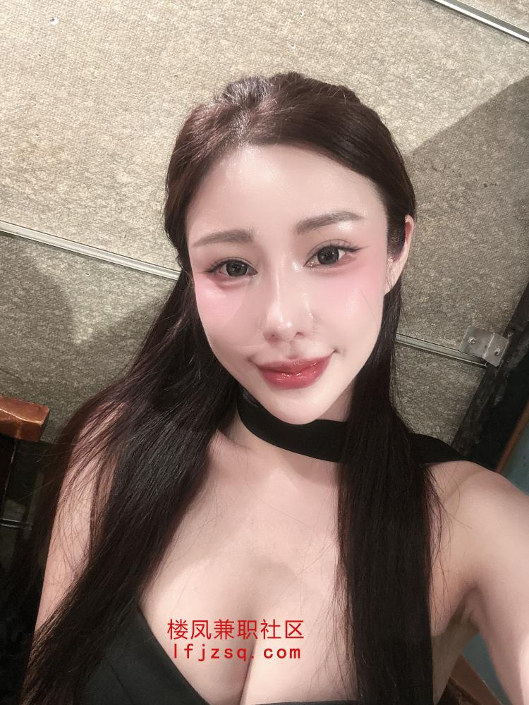 泰州妹子身材前凸后翘有肉感性感勾魂