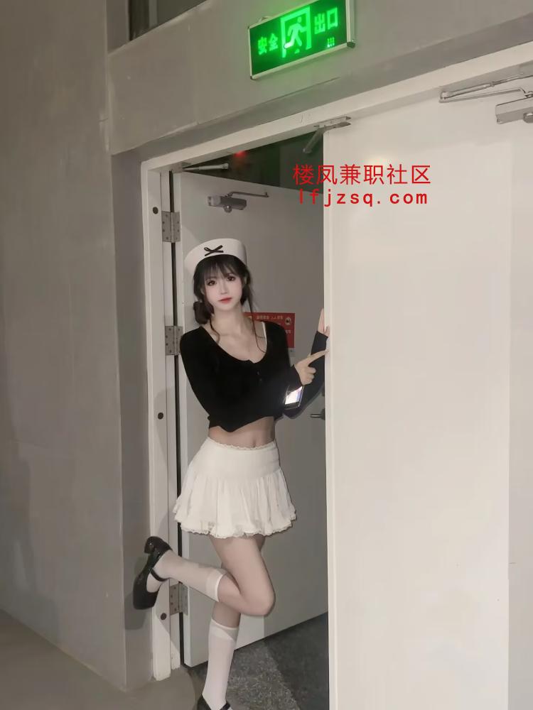 刚下海兼职老师会吸会夹身材好
