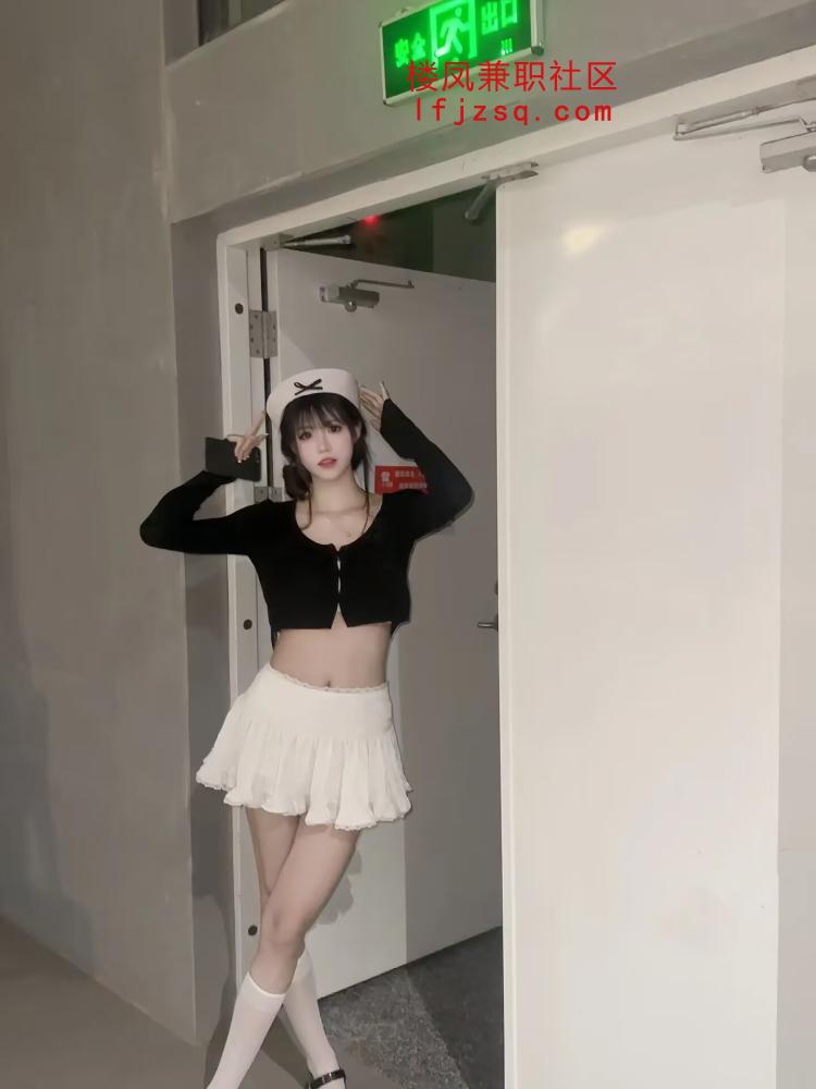 刚下海兼职老师会吸会夹身材好