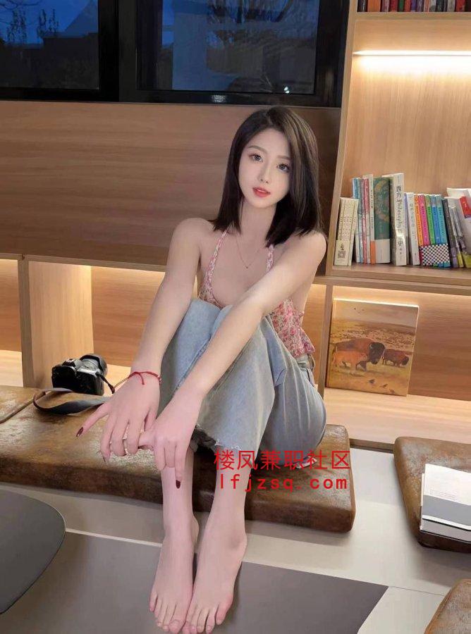 肤白润透美颜小妹