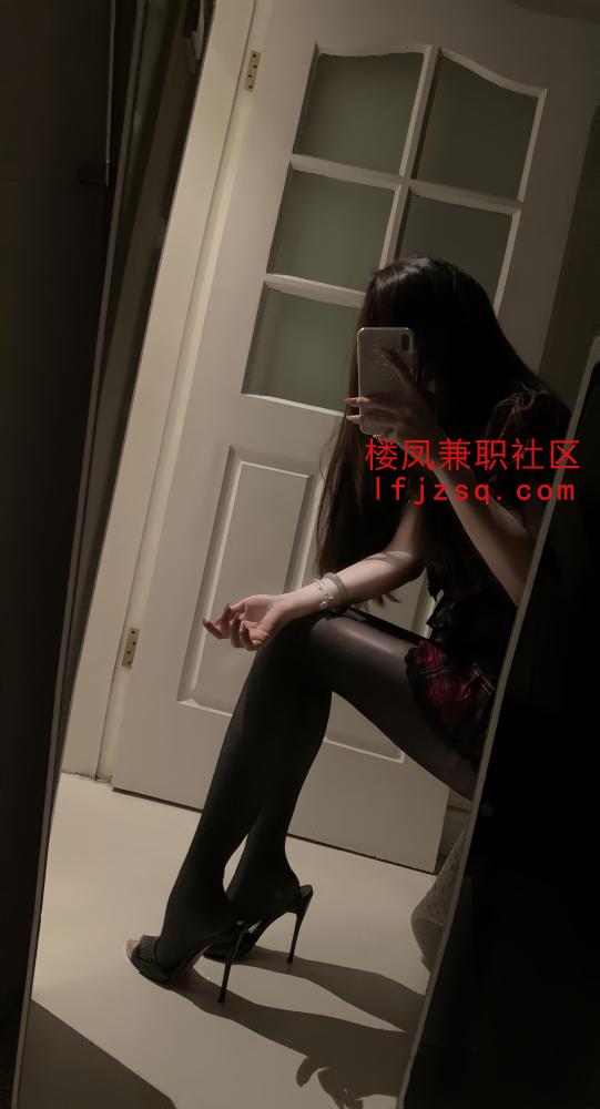 丹东大胸性感小妖精三点粉嫩