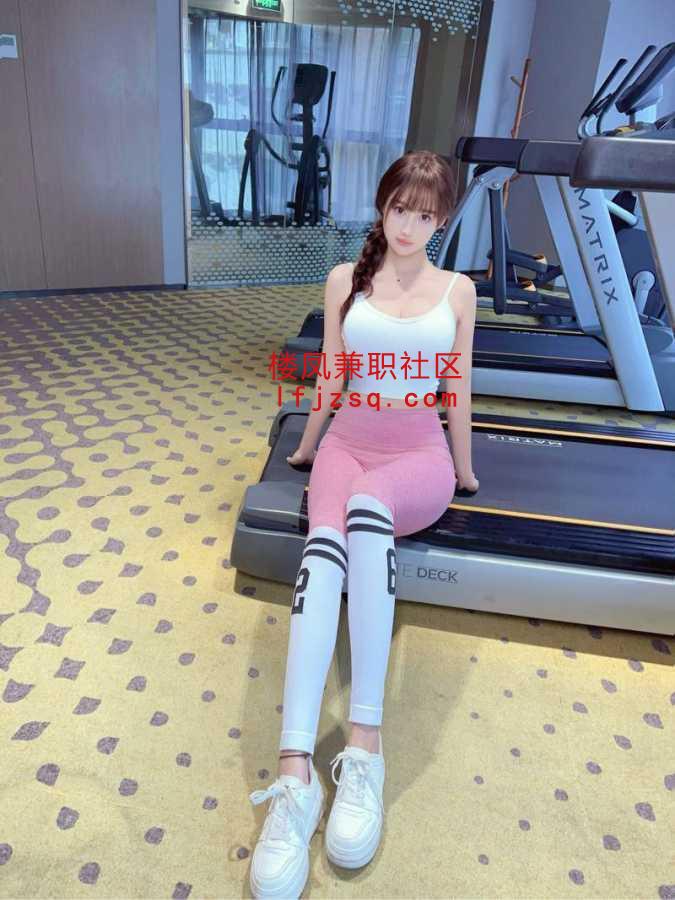 嫩穴一线天易出水易高潮，配合乖巧听话!