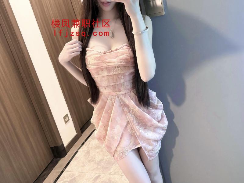 潍坊黑丝情趣性感女郎（可上门）