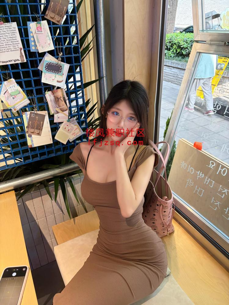 粉嫩00后下海太紧太粉嫩了