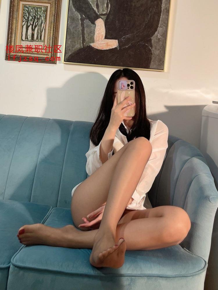 徐州市刚下海高质量极品风骚兼职美女大学生