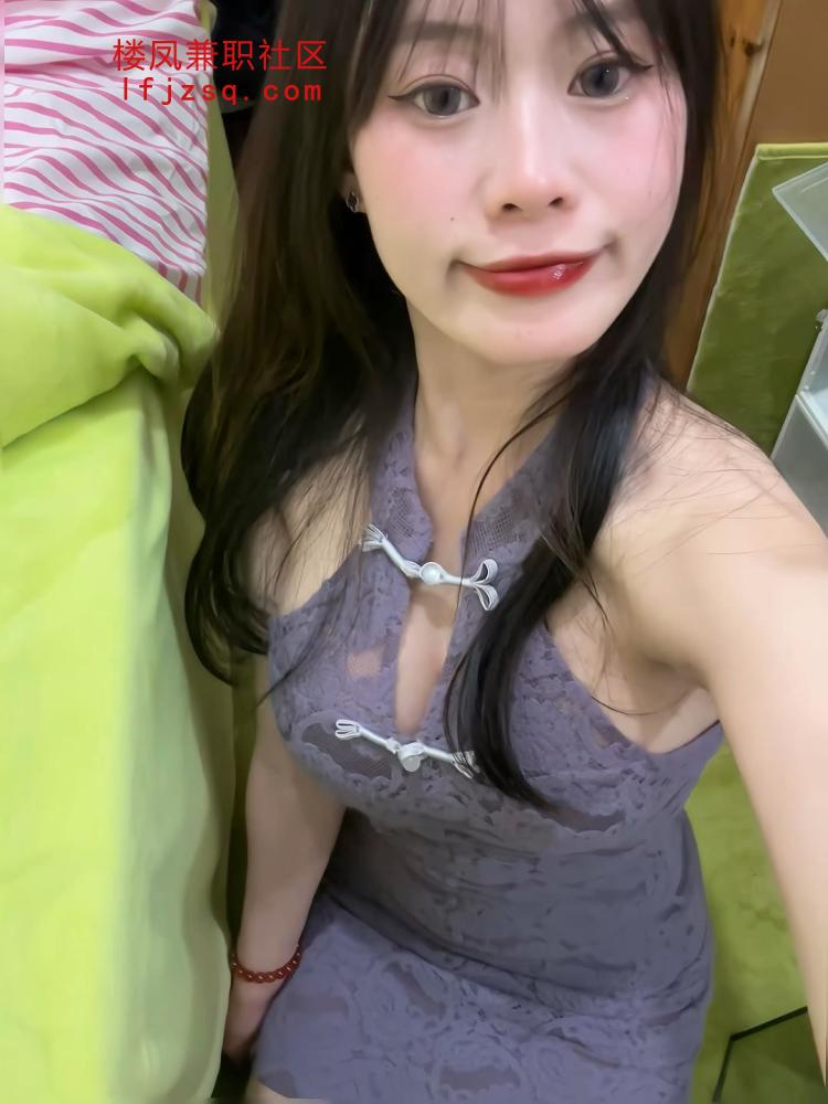 后入极品身材反差小妹