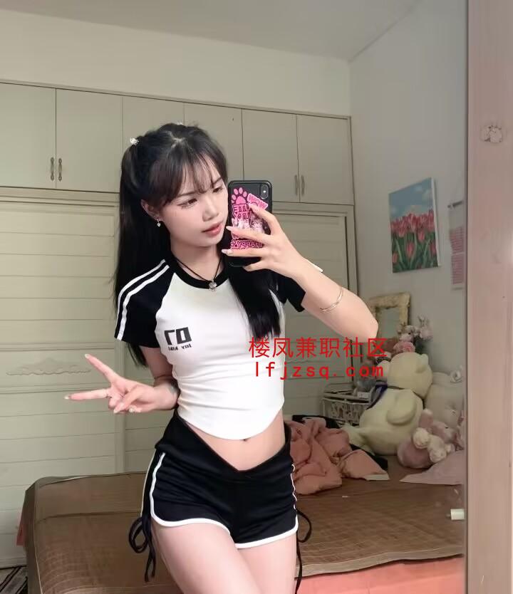 巨乳炮架婴儿肥小娇妻会潮喷