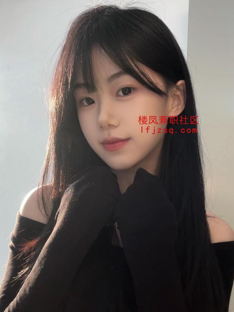 嫩妹粉嫩小B水汪汪的惹人疼爱
