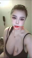 奶子发育的很好粉嫩骚穴极品mm身材兼职妹妹