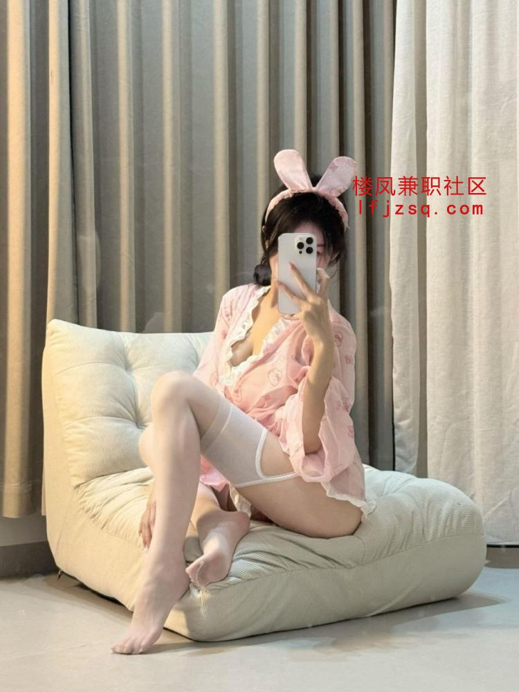 赤峰反差妹下海兼职敏感水多懂配合服务好