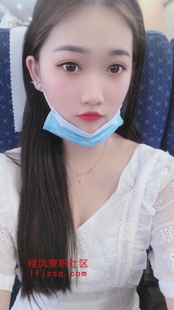 甜美听话粉嫩女孩