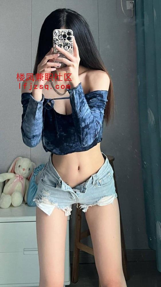 喀什极品学生妹大长腿，清纯嫩逼