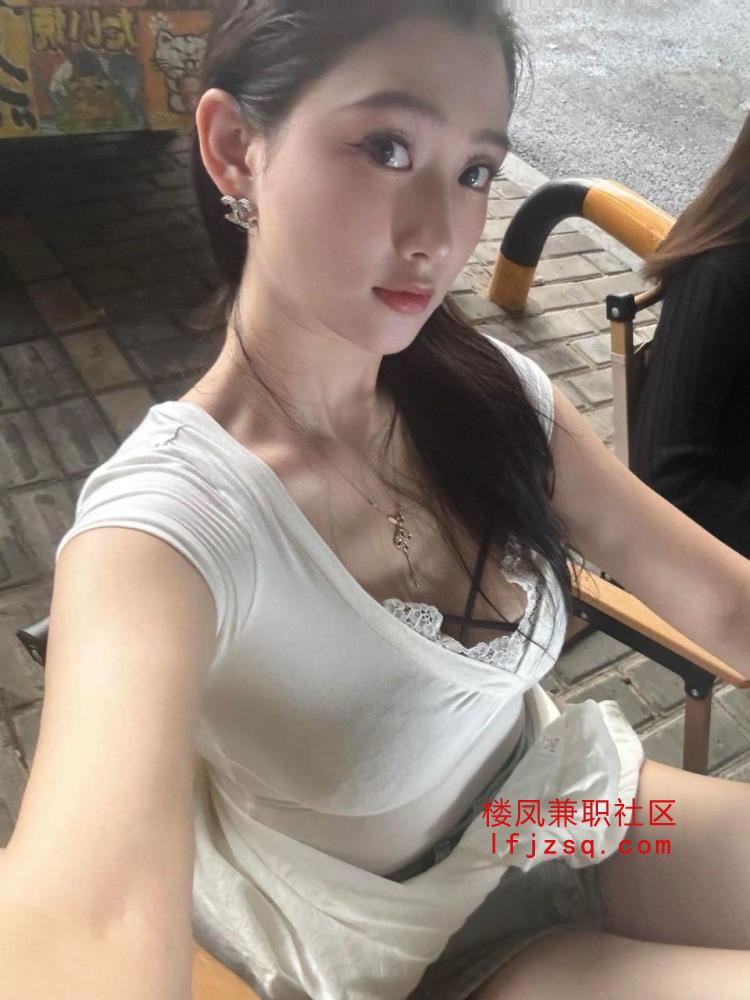 成都市极品嫩妹翘臀汁水多