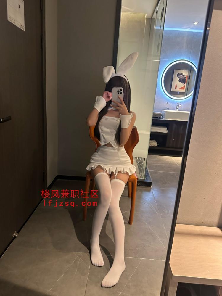 上海刚下海气质大学生好甜好紧初恋女友一样
