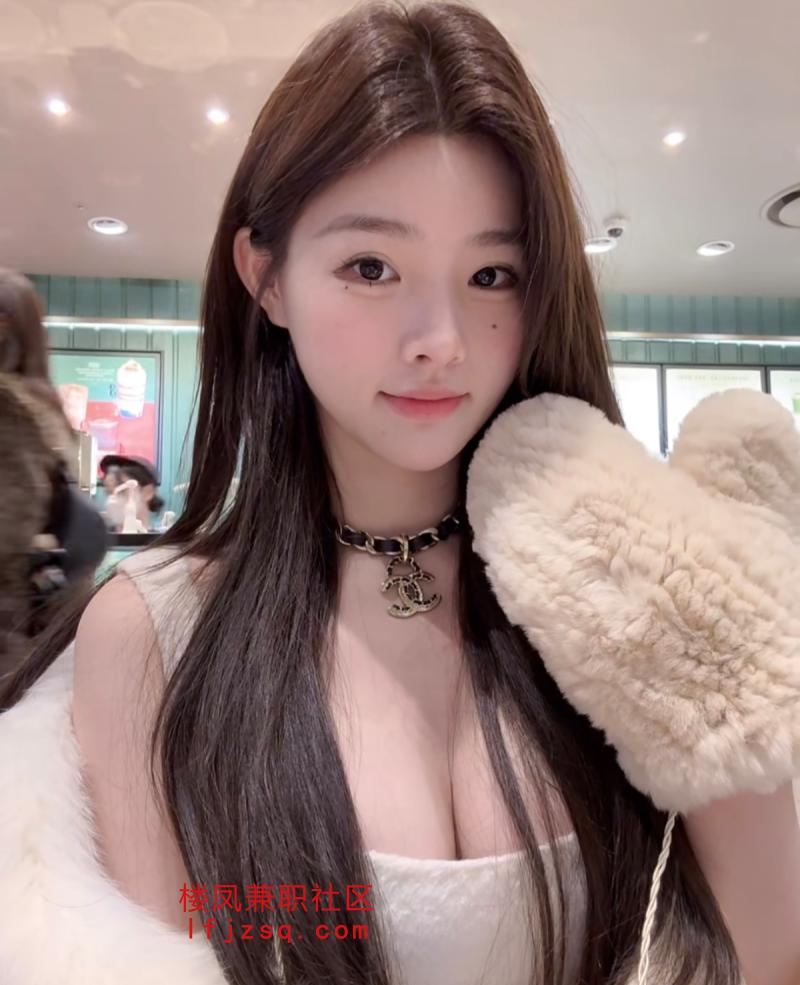 苏州清纯大奶学生妹 皮肤水嫩蜜桃臀 可调教 会潮喷