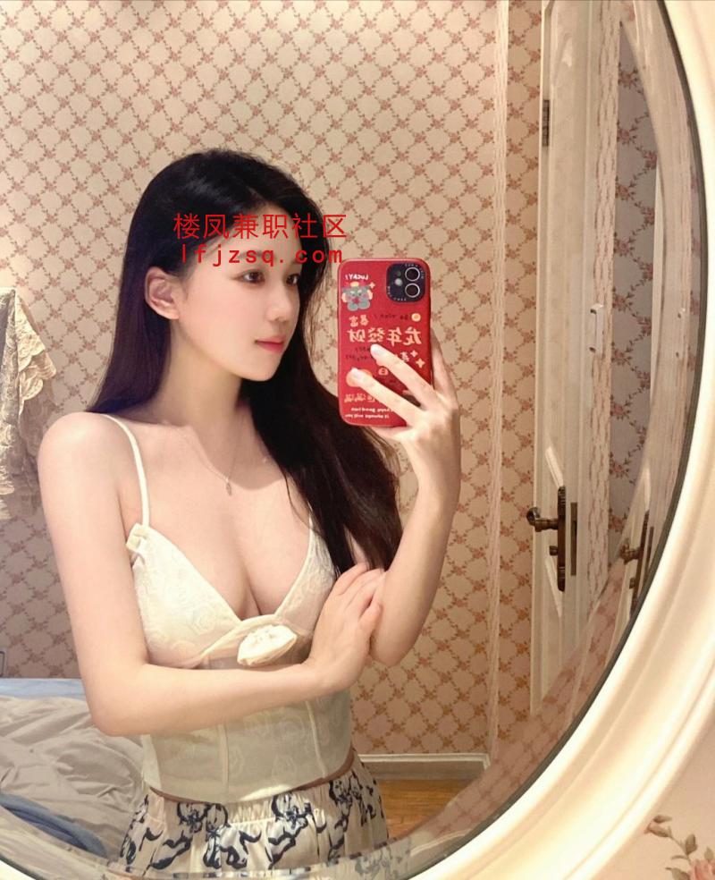 青岛学妹肤白貌美鲍鱼粉嫩多汁会吸会夹