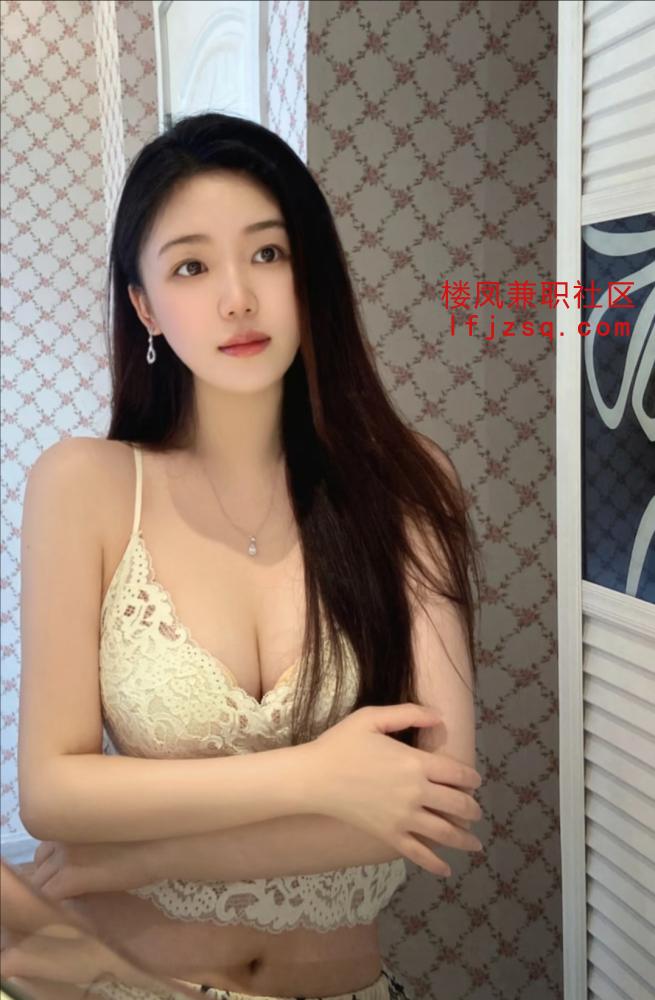 成都漂亮妹妹粉前凸后翘蜜桃臀嫩逼水多