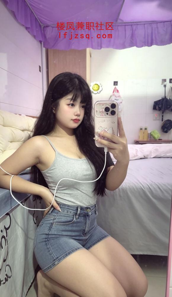 翘臀欲女很配合后入超爽