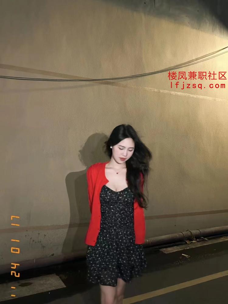 高颜气质大胸黑丝御姐