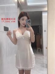 兼职嫩妹奶子又大又挺口活不错