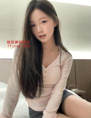 颜值美女身材极品，人间水龙头
