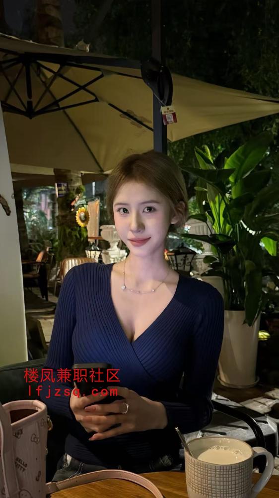 清纯少女，逼粉水多可内