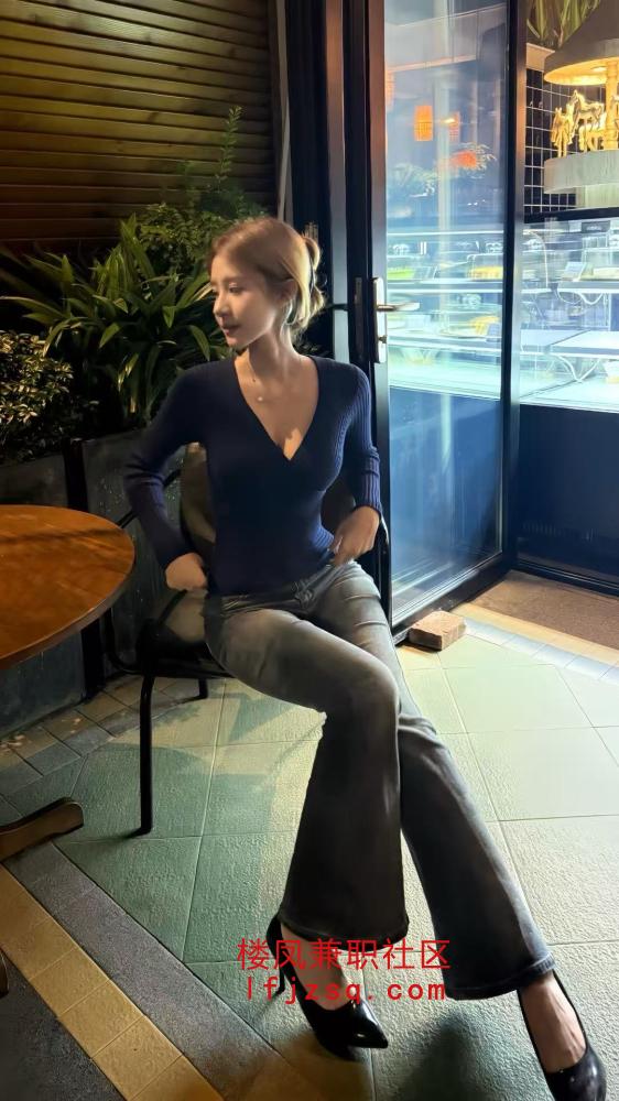 清纯少女，逼粉水多可内