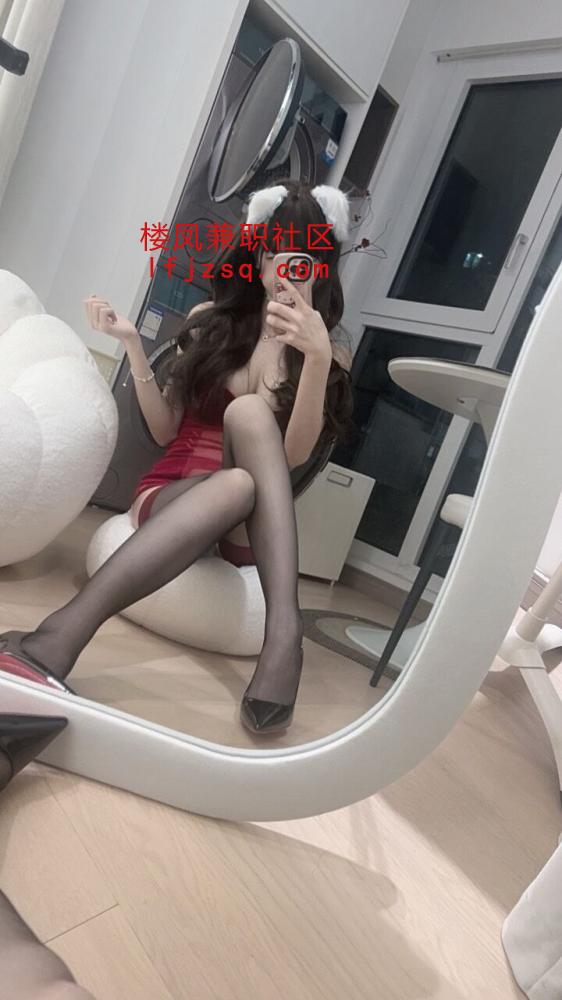 青岛粉嫩鲍逼萝莉校外兼职三点粉嫩主动配合