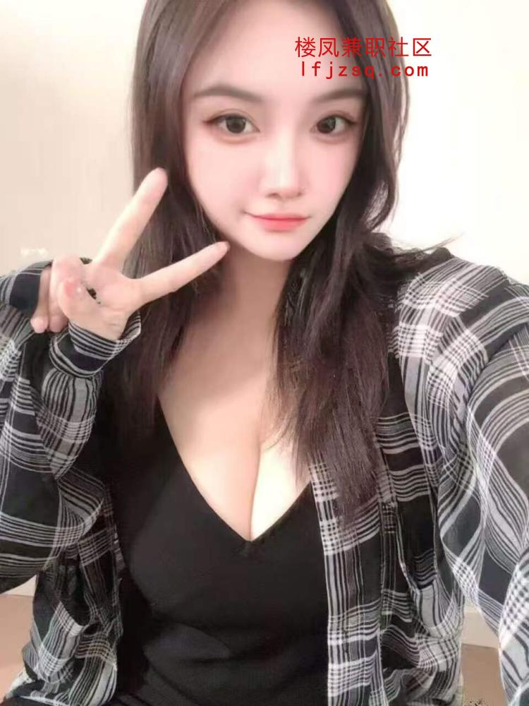 劲爆身材沫沫很贴心