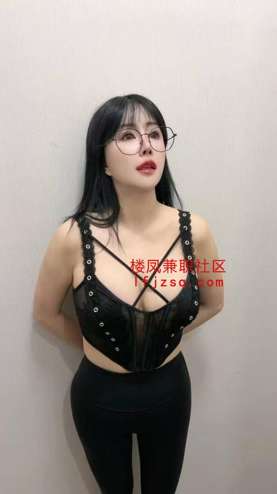 肥臀妹子超级配合