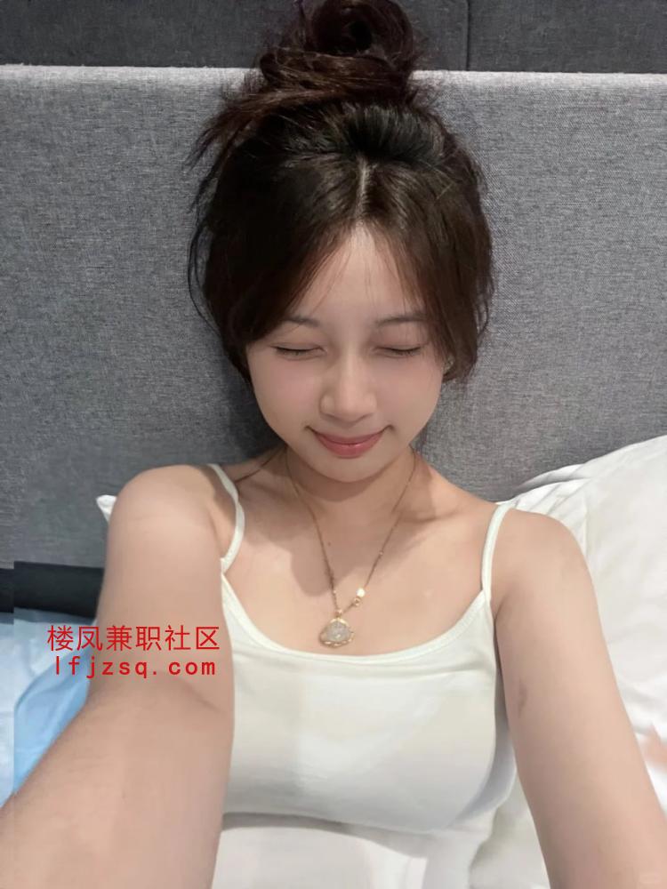 烟台闷骚小嫩鸡随意玩弄可调教