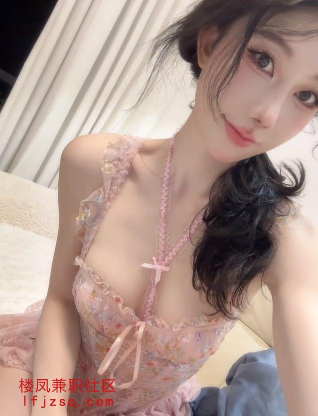 唐山极品鲜嫩无毛鲍兼职小妹