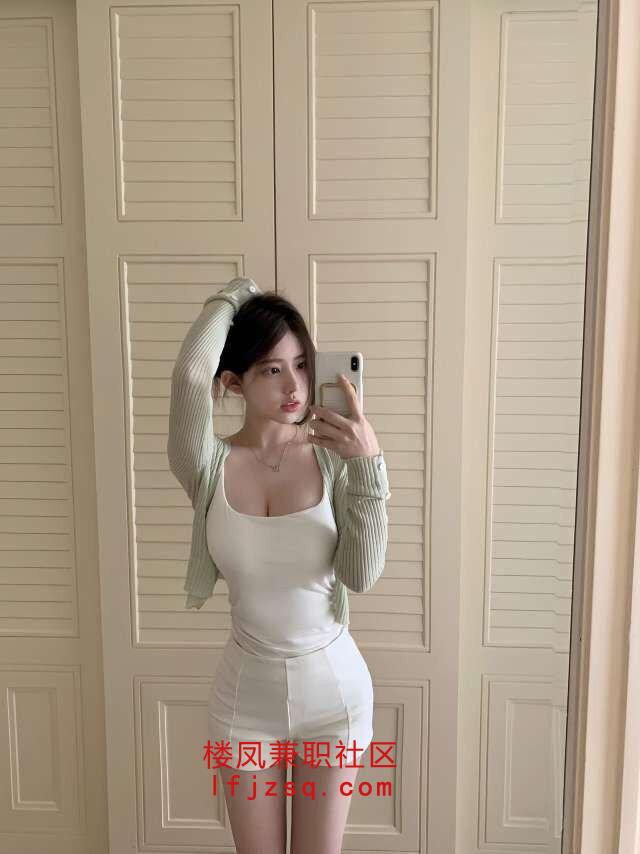 服务系炮架骚逼水多胸大