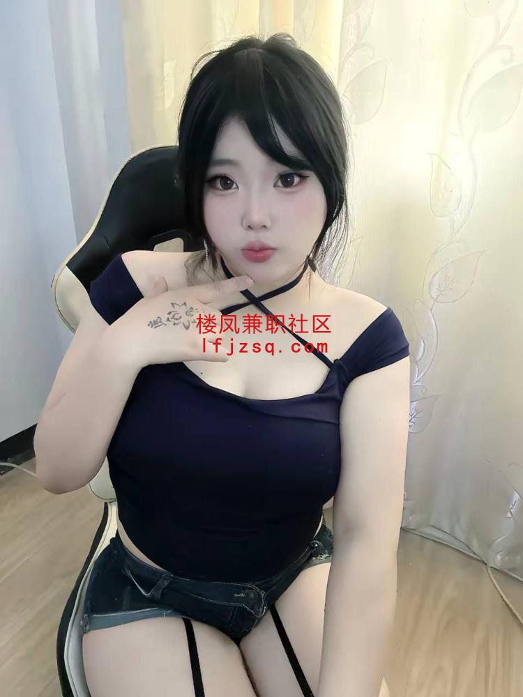 上饶丰满颜值风骚小妹足交