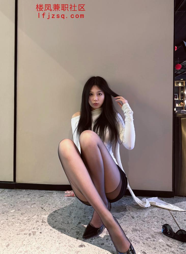 长腿尤物放荡不羁配合各种姿势