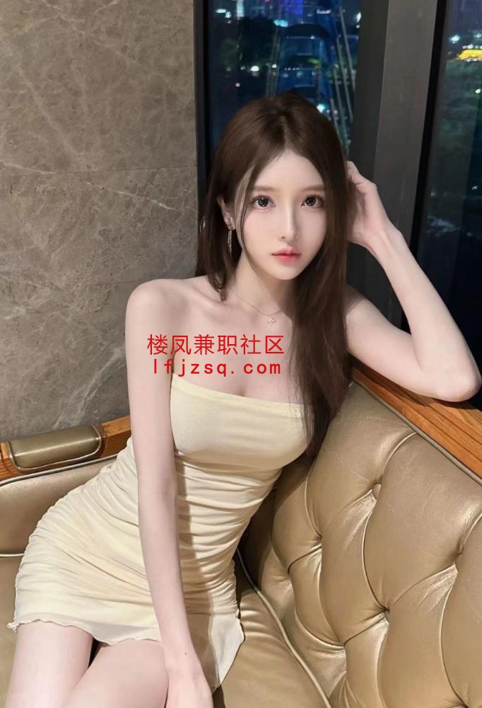 无锡刚破处的小宝贝，性欲望强烈，做爱姿势很配合，可以舔鲍鱼和舔小屁眼