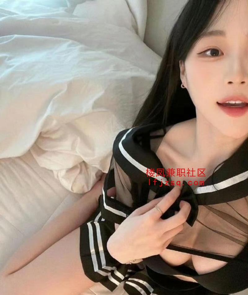 非常爽的大胸逼紧小姐姐