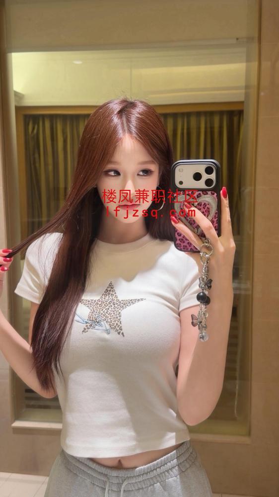 水嫩小白纯甜妹