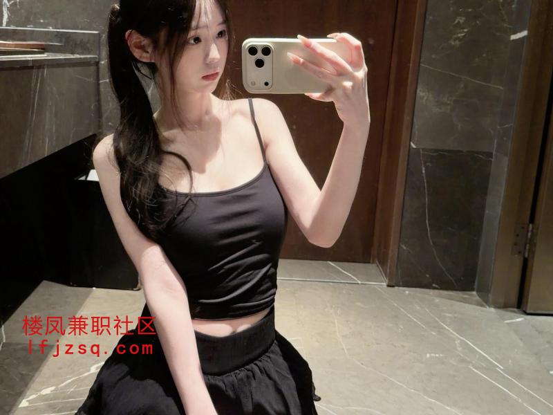 长腿嫩妹放荡不羁配合各种姿势回味无穷